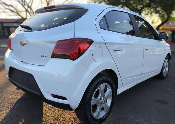 CHEVROLET ONIX 1.0 MPFI LT 8V FLEX 4P MANUAL